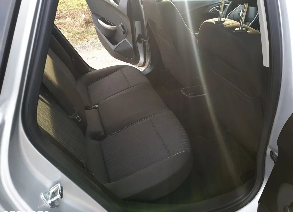 Opel Astra cena 24800 przebieg: 43000, rok produkcji 2010 z Sierpc małe 466